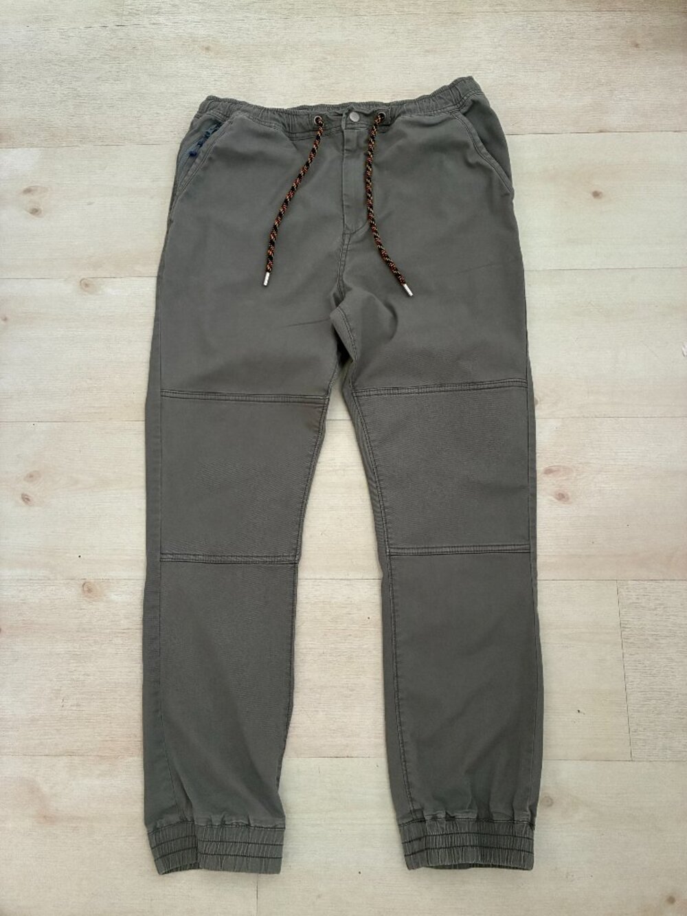 Without Walls Men’s Articulated Knee Stretch Twill Joggers Olive Green Size M